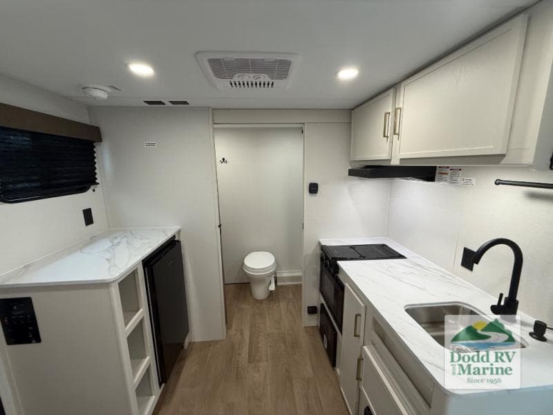 New 2027 Grand Design TRANSCEND LITE 121RBL - photo - 5