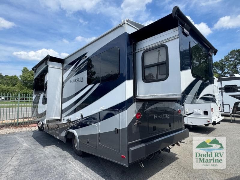 Pre-Owned 2017 Forest River FORESTER 2401R - photo - 22