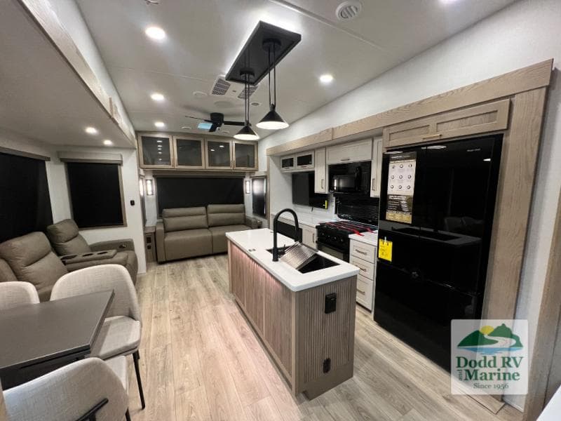 2027 Forest River ROCKWOOD SIGNATURE 401SFB Photo in Yorktown VA 23692