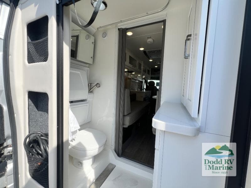 Pre-Owned 2024 Coachmen NOVA 20RB - photo - 34