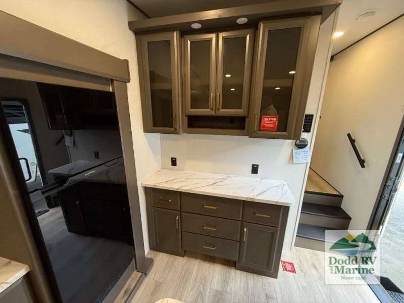 New 2027 Grand Design REFLECTION 100 SERIES 29RL - photo - 9