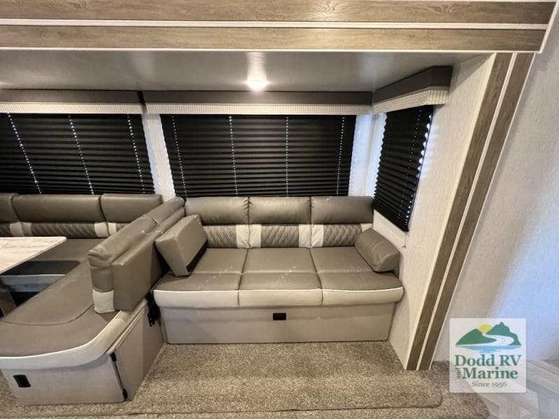 Pre-Owned 2022 Forest River WILDWOOD 26DBUD - photo - 9