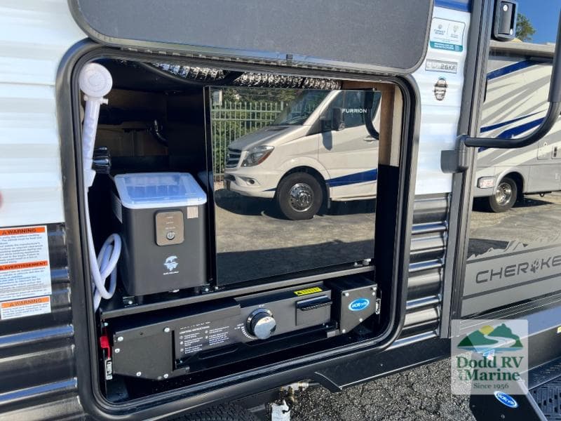 New 2027 Forest River CHEROKEE 26KF - photo - 39