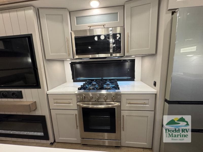 Pre-Owned 2025 Alliance PARADIGM 310RL - photo - 11