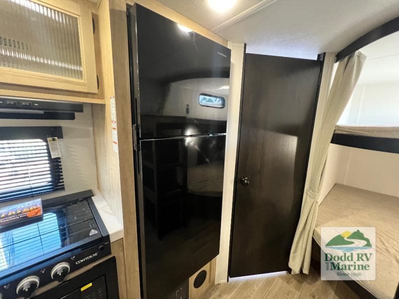 New 2027 Forest River CHEROKEE 26KF - photo - 33