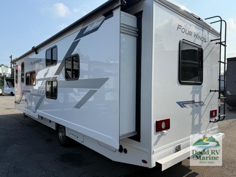 2027 Thor Motor Coach FOUR WINDS 31E Photo in Yorktown VA 23692