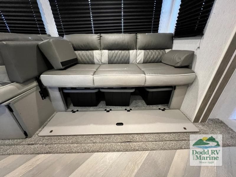Pre-Owned 2022 Forest River WILDWOOD 26DBUD - photo - 10