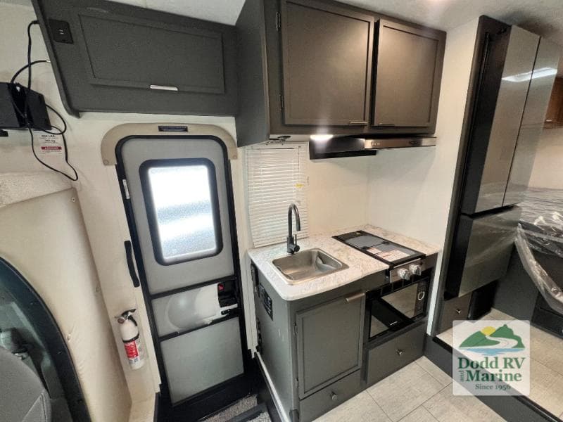 New 2027 Coachmen LEPRECHAUN 210QSS - photo - 19