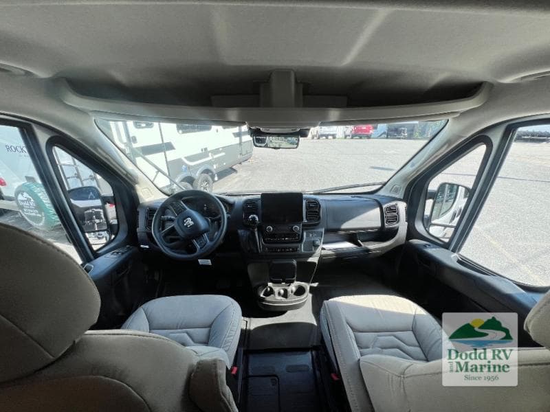 Pre-Owned 2024 Coachmen NOVA 20RB - photo - 6