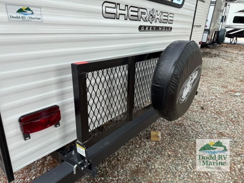 New 2027 Forest River CHEROKEE GREY WOLF 20RDSE - photo - 32