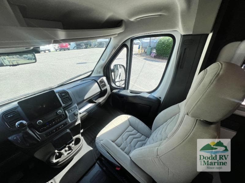 Pre-Owned 2024 Coachmen NOVA 20RB - photo - 10