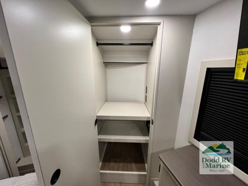 New 2027 Grand Design SOLITUDE INFLUENCE 3904BH - photo - 64