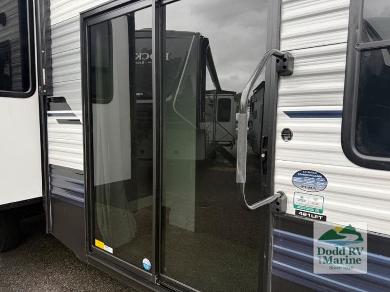 New 2027 Forest River PUMA VISTA 421LFT - photo - 5