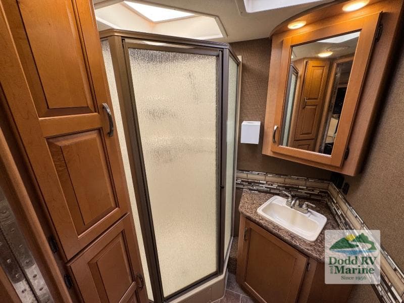 Pre-Owned 2016 Thor Four Winds 31W - photo - 25