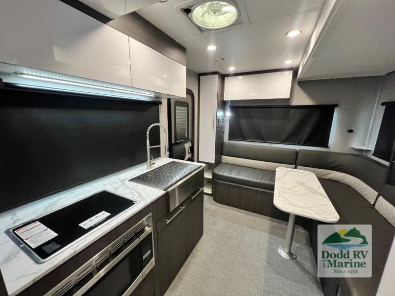 Pre-Owned 2024 Intech EXPEDITION OVR - photo - 12